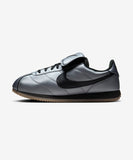 [正規品] Nike コルテスレザーSE M - メタリッククールグレー：ブラック：剣ダークブラウン / HQ3490-099 [関税込み]